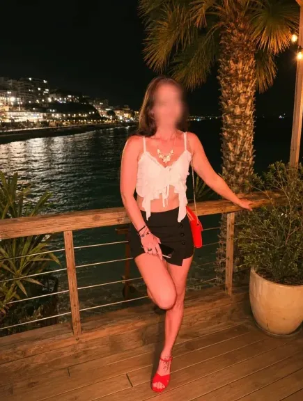 Emilia, 34