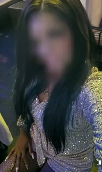 Emilie, 36