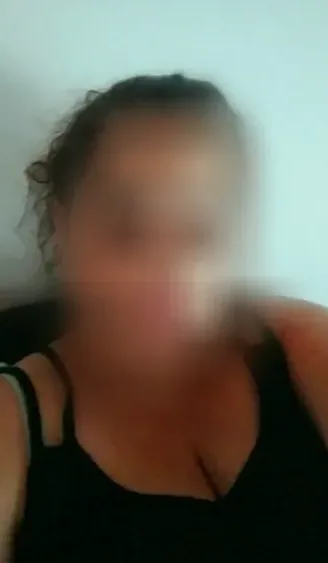 Isabella, 33