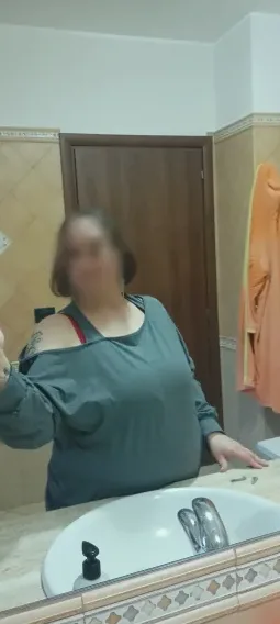 Laura, 38