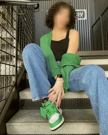 Simone, 20