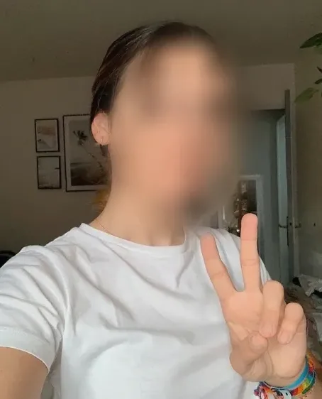 Zeynep, 29
